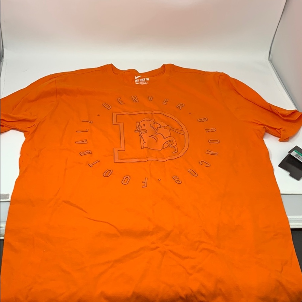 NWT Denver Broncos T shirt  5B